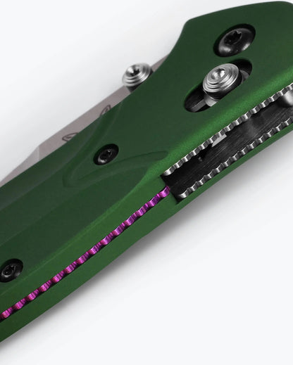 BM 940 Osborne – Legendary EDC Tool | Green Aluminum & Carbon Fiber