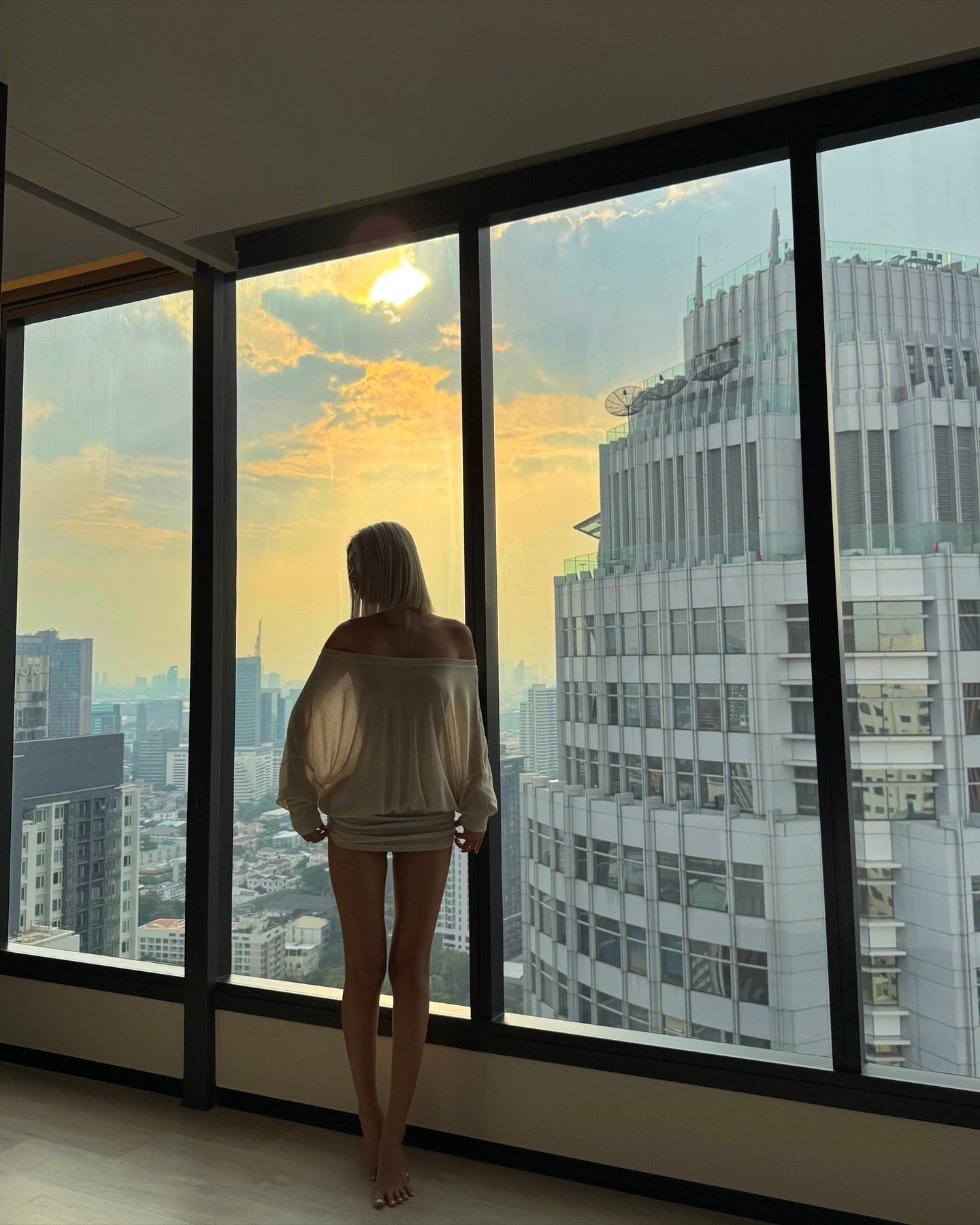 Women's Solid Off The Shoulder Sheer Ruched Dress